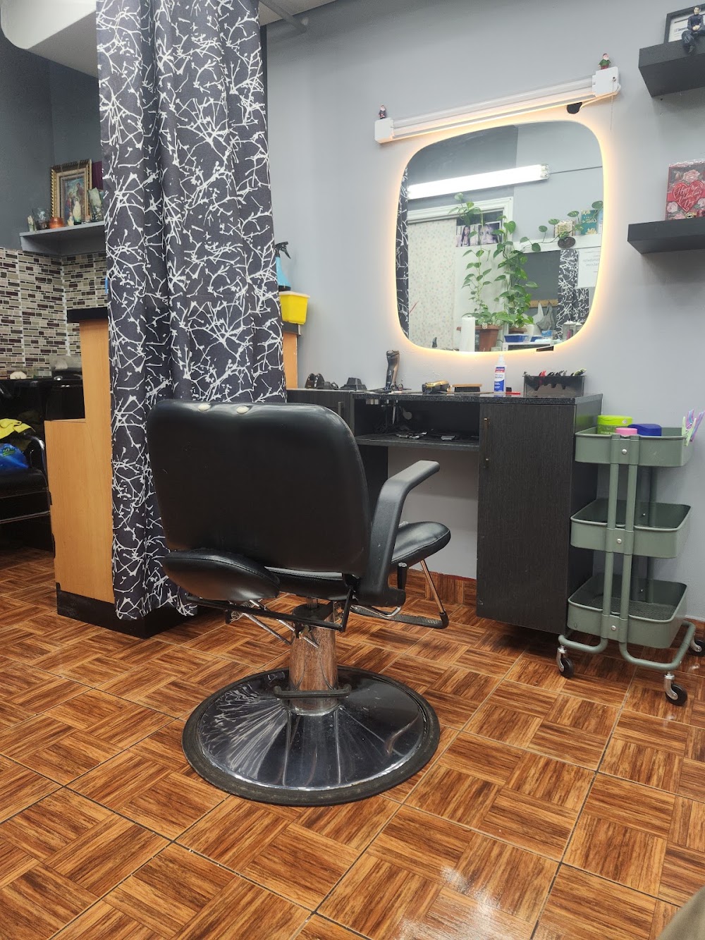 New Bond Salon